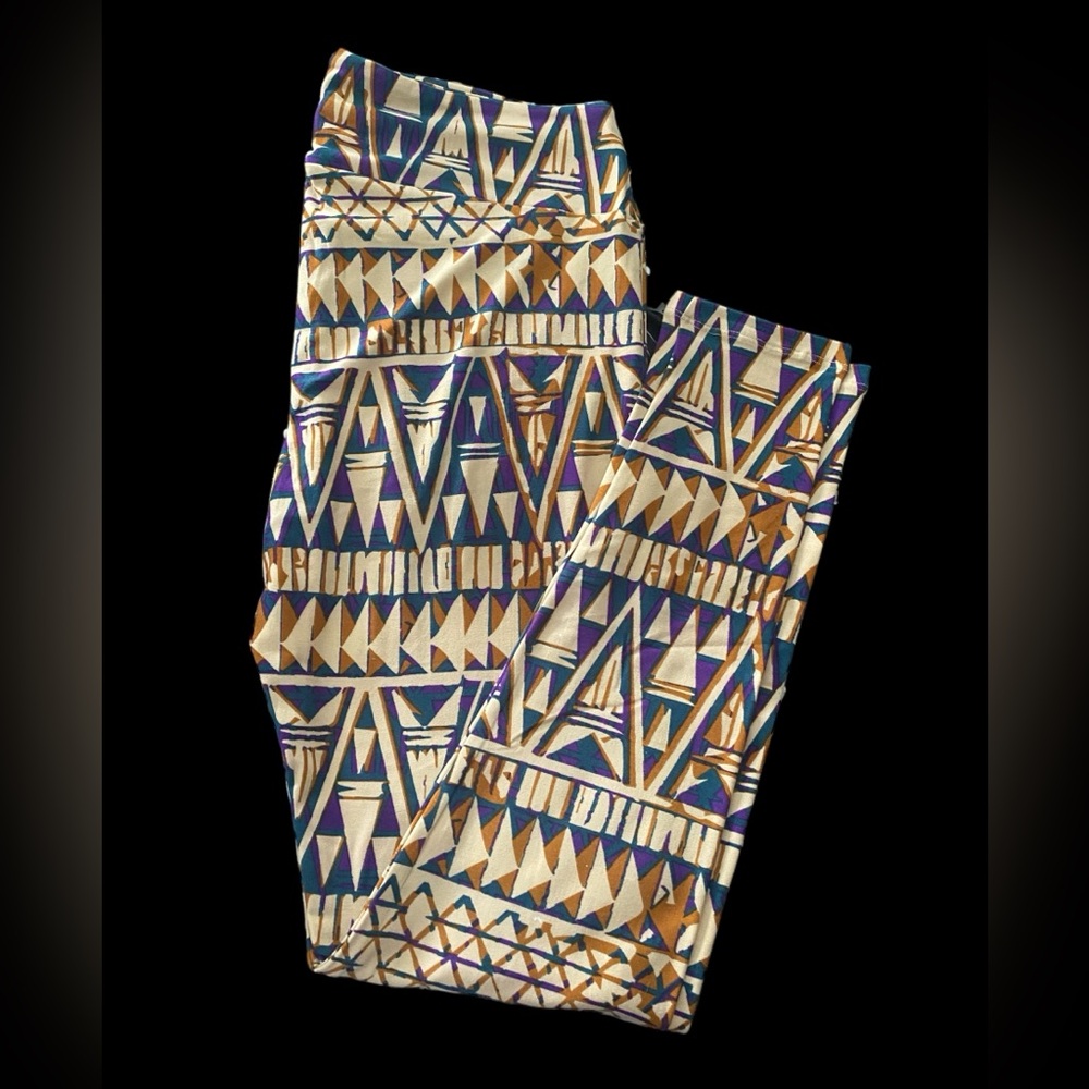 LuLaRoe leggings - size Tall & Curvy - new but without tags - never worn!